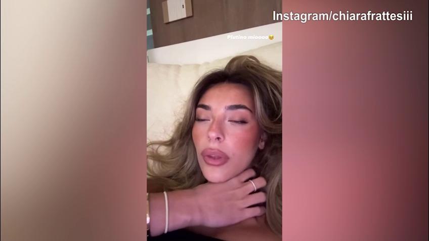 Chiara Frattesi e il dubbio sul suo cane: "Fa delle cose strane...anche a voi capita?"