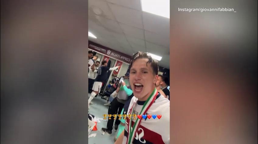 Bologna, anche Calafiori festeggia con gli ex compagni