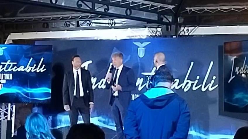 Baroni e l'omaggio a Eriksson durante la festa per il 25° anniversario dello scudetto