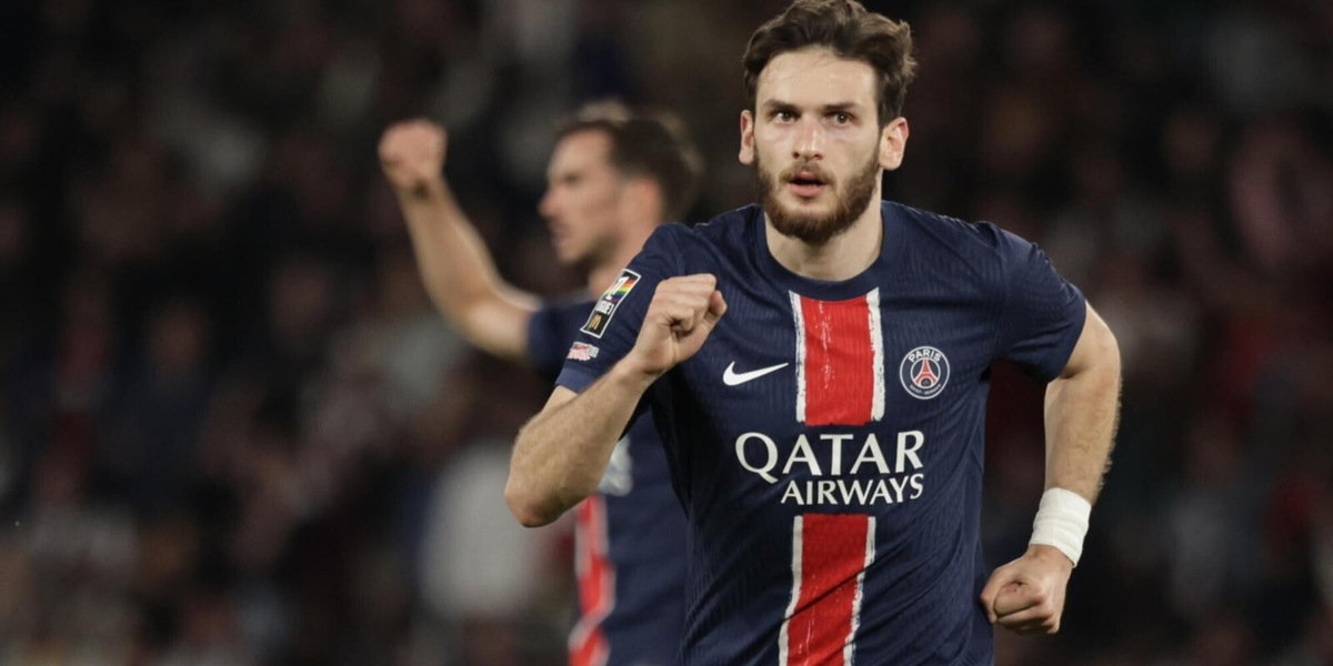 Ligue 1, il Psg vince con una doppietta di Kvara. Retrocede il Saint-Etienne