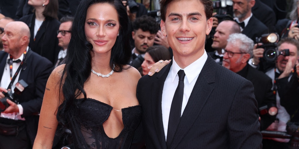 Dybala e Oriana a Cannes: che spettacolo sul red carpet. Tutte le foto