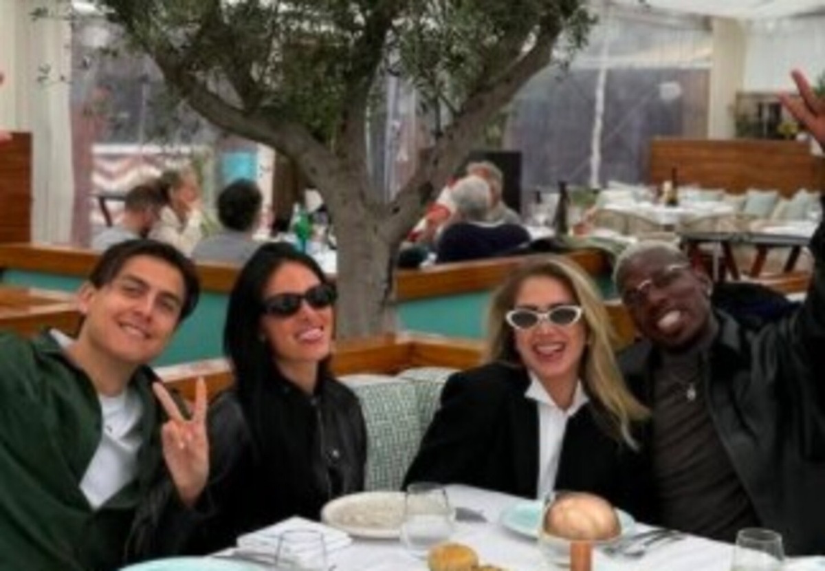 Dybala e il pranzo a sorpresa con l’ex Juve: ecco con chi era in Francia