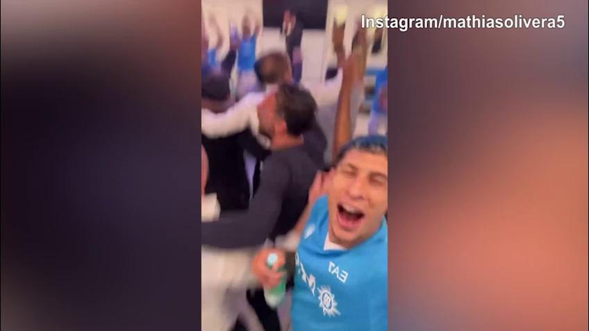 Napoli, balli e canti nello spogliatoio per lo Scudetto