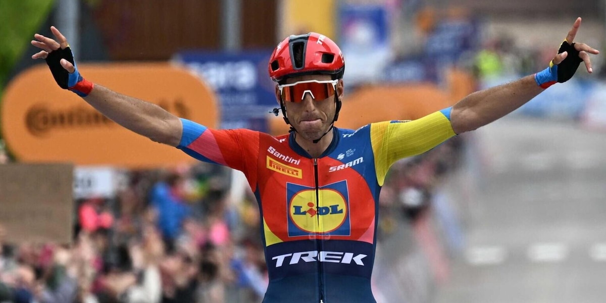 Giro d'Italia, ad Asiago arriva la fuga e vince Verona. Roglic perde un minuto e mezzo dai migliori