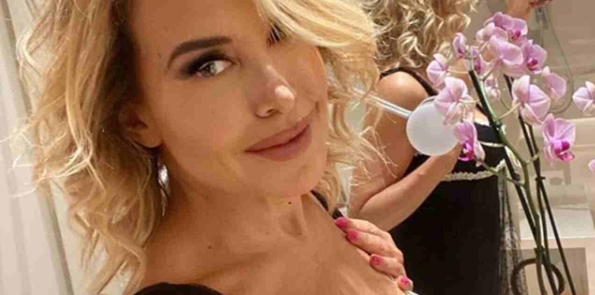 Barbara D'Urso: "Spariti tutti, ho lasciato l'Italia per il troppo dolore"