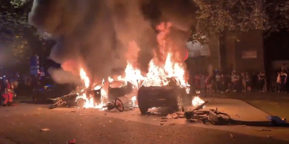 Notte di follia e guerriglia in Francia per la festa Champions