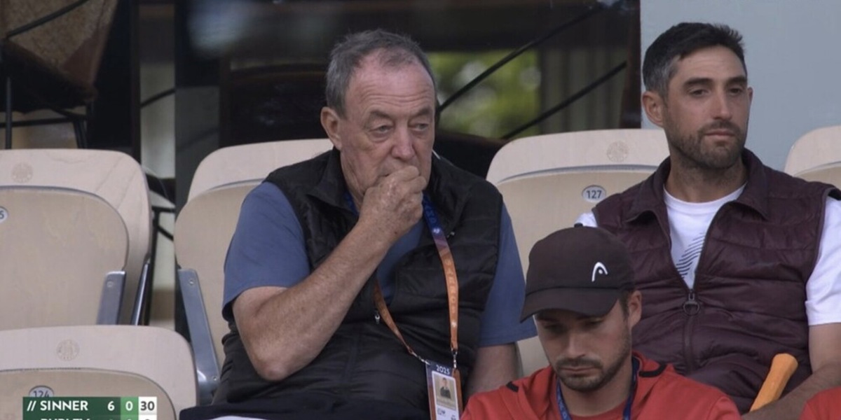 Chi era l'ospite speciale in tribuna per Sinner al Roland Garros? Le telecamere svelano tutto. E Jannik commenta così...