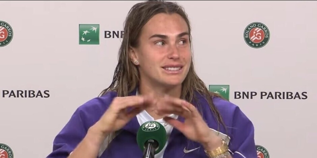 Sabalenka show in conferenza: "Scappo a Mykonos: ho bisogno di alcool...". Poi il botta e risposta
