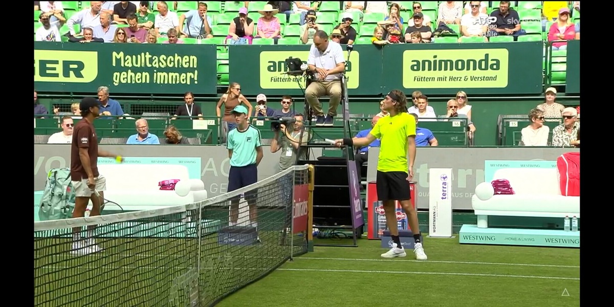 Tsitsipas e Darderi, subito scintille ad Halle: polemiche furiose dopo il primo punto!