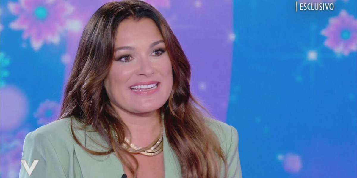 Alena Seredova, le domande social "piccanti" e il topless: lei risponde a tutto