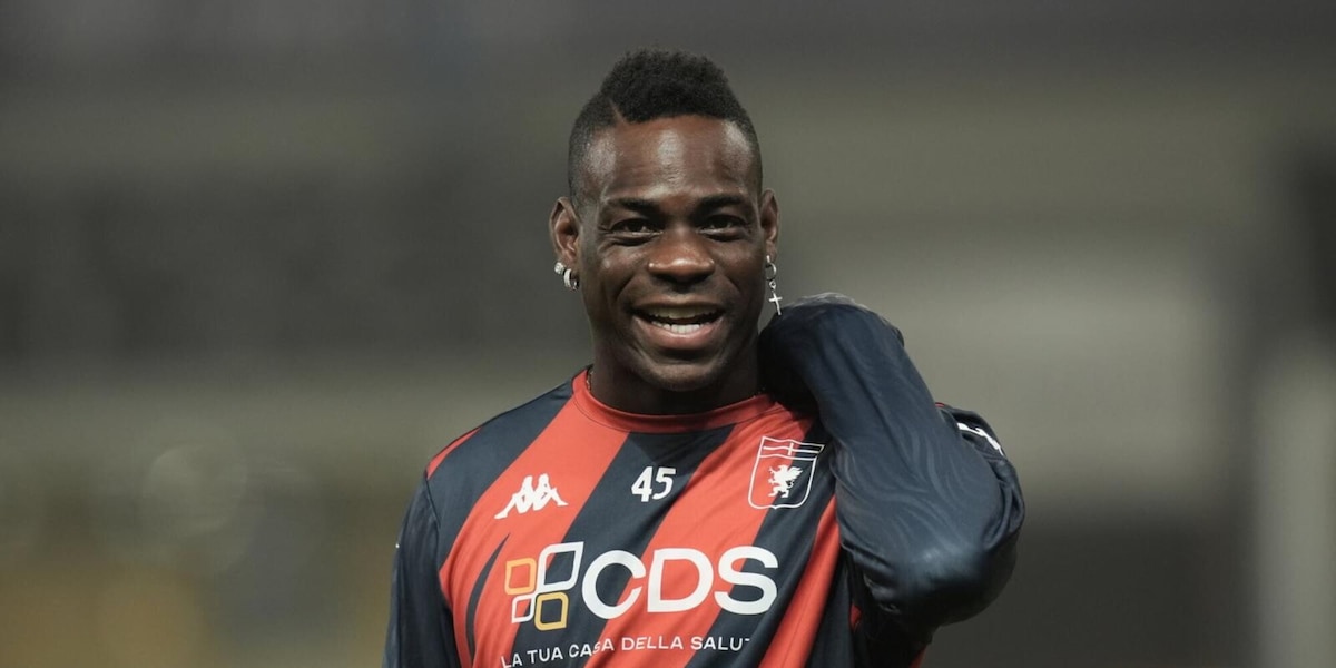 Balotelli è svincolato dal Genoa e attacca Vieira: "Protagonismo oppure gli sto sui c..."
