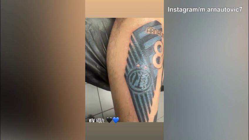 Tatuaggio nerazzurro dedicato ad Arnautovic:  l'attaccante riposta e ringrazia