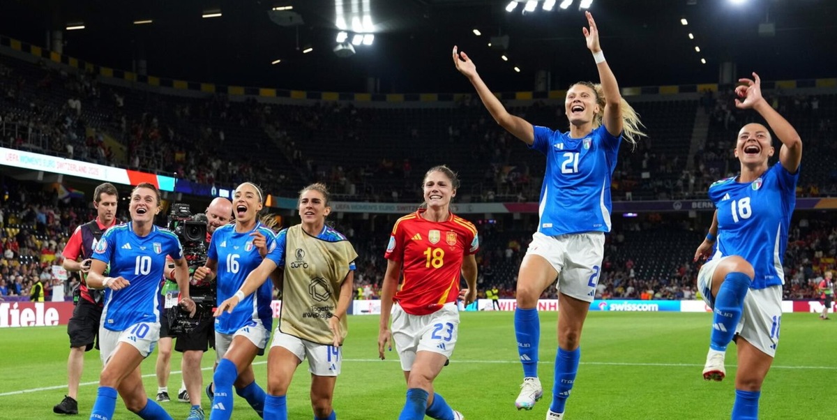 Europei Femminili, Italia sconfitta e felice: le Azzurre volano ai quarti