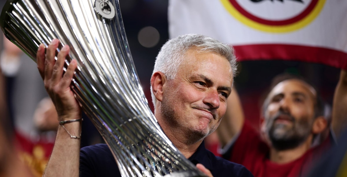 Mourinho e l'impresa con la Roma: le foto più belle della vittoria in Conference