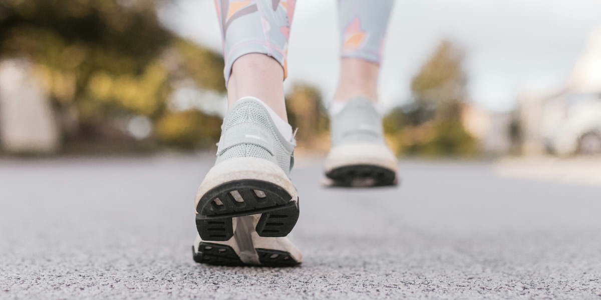 Tutti pazzi per la camminata giapponese, previene gli infarti e aiuta a vivere meglio