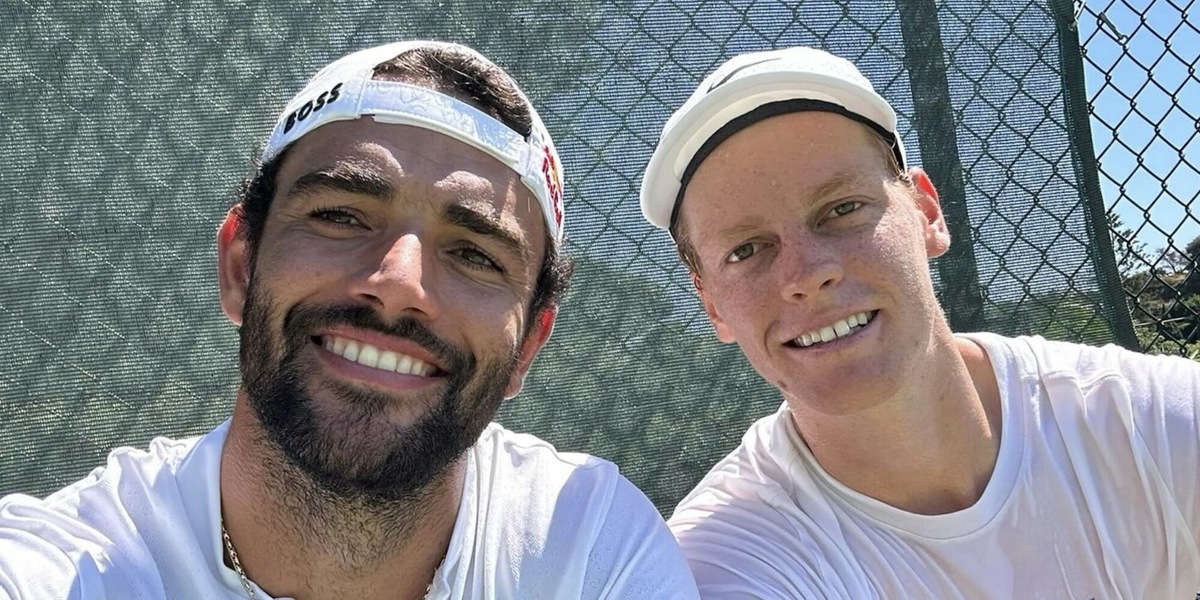 Berrettini si allena con Sinner, quel sorriso e il messaggio che fa sperare: "Con il migliore..."