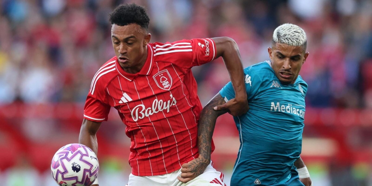 La Fiorentina non sfonda: finisce senza gol contro il Nottingham Forest di Ndoye