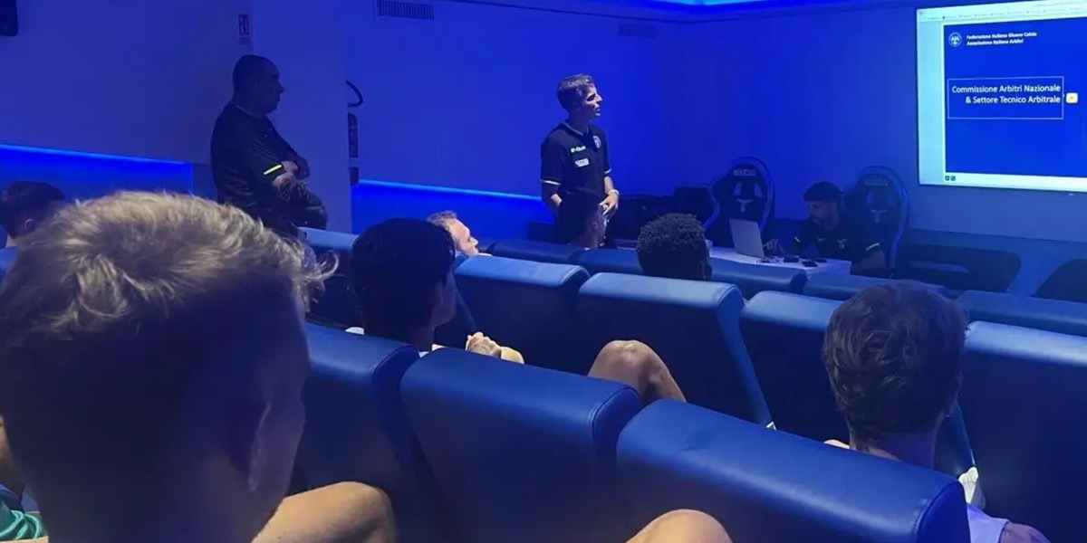 Lazio, incontro con gli arbitri a Formello