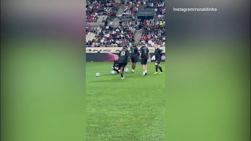 Ronaldinho, numeri durante il riscaldamento
