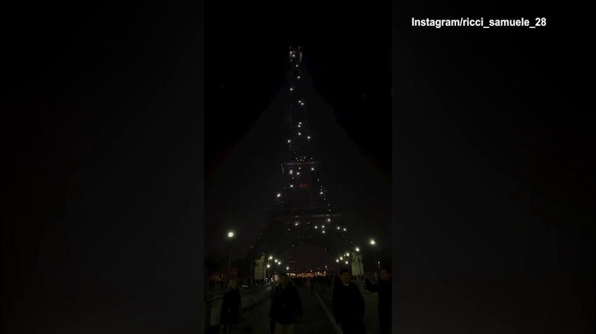 Ricci si gode lo spettacolo della torre Eiffel
