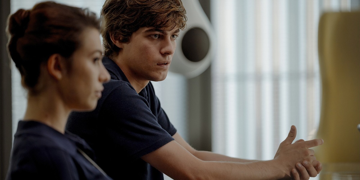Da oggi al cinema Squali di Daniele Barbiero con Lorenzo Zurzolo e James Franco