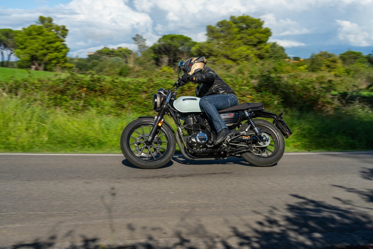 Honda GB350S: le foto della prova