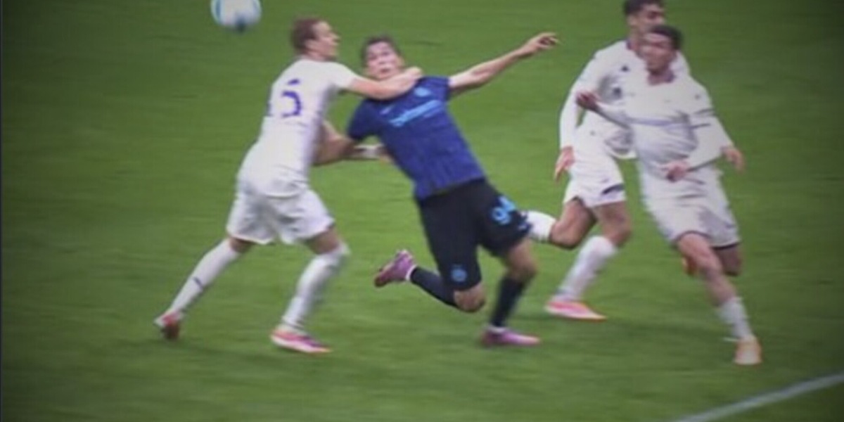 Moviola Inter-Fiorentina, arbitraggio da film horror: allarme rosso per Rocchi