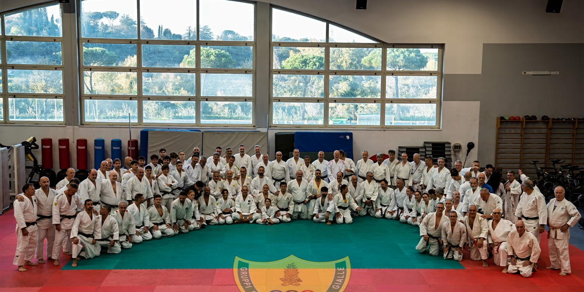 Le Fiamme Gialle celebrano i compleanni dei gruppi judo e karate