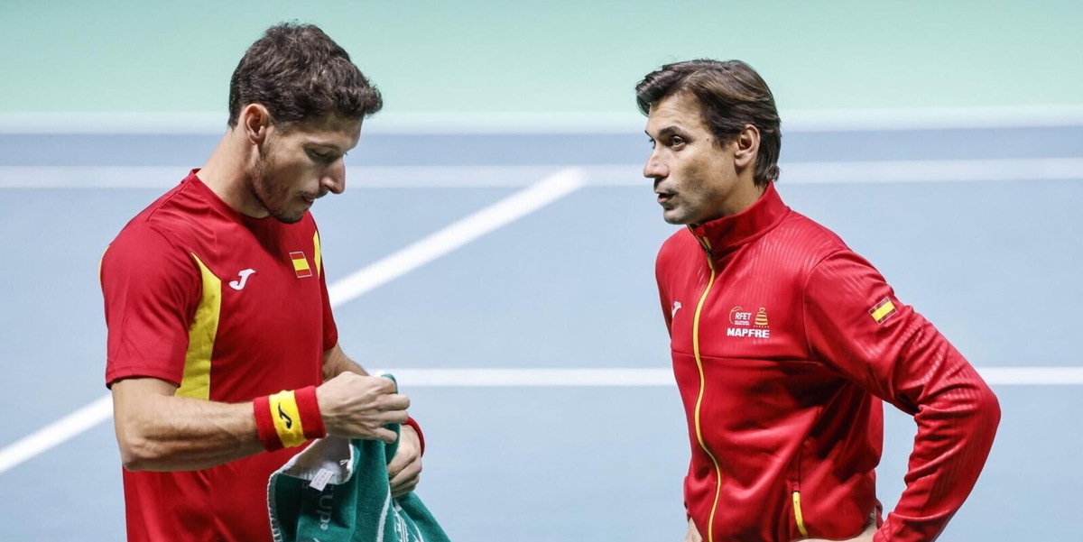 Pablo Carreno Busta perde la testa: racchettata alla sedia dell'arbitro e proteste furiose