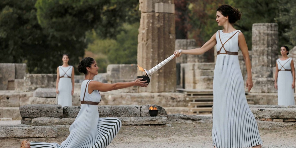 La torcia olimpica dalla Grecia all'Italia: come è stata accesa e dove va adesso