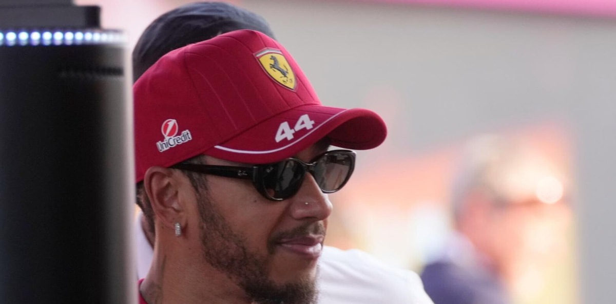 Hamilton incredulo dopo la Sprint disastrosa in Qatar, il team radio: “Non so come abbiamo fatto…”