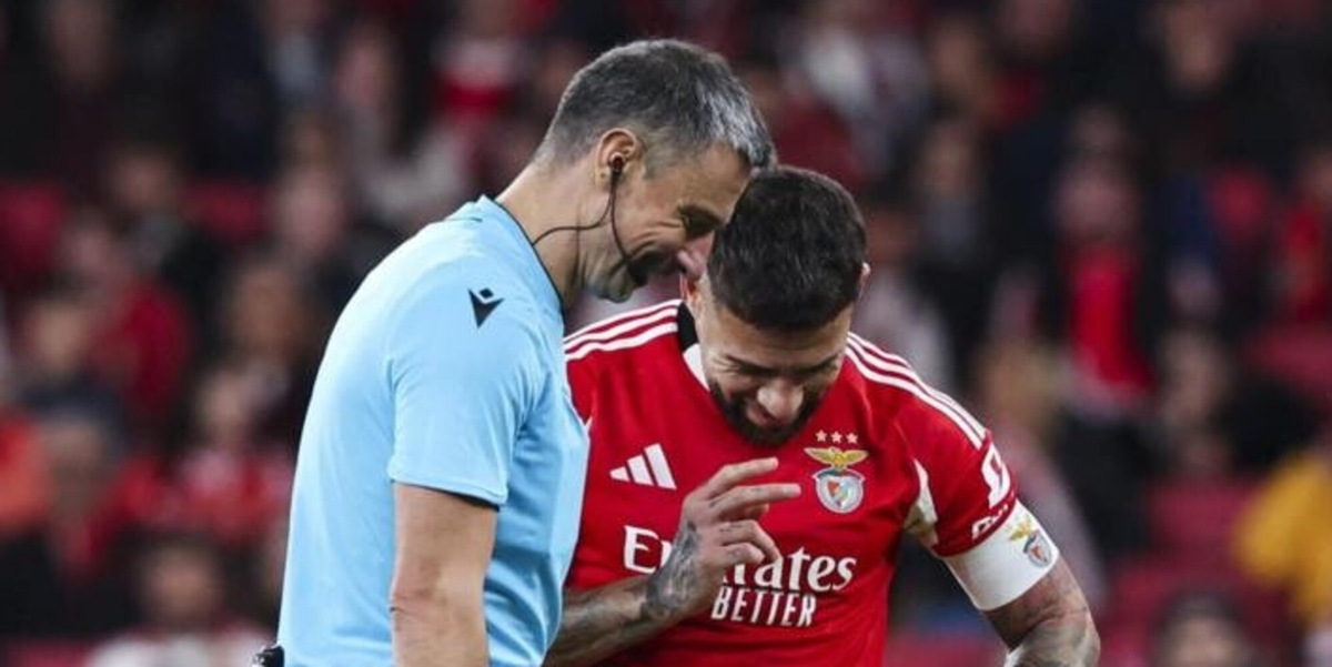 Moviola Benfica-Napoli: partita non pulita dell’arbitro, ma nessun errore cruciale