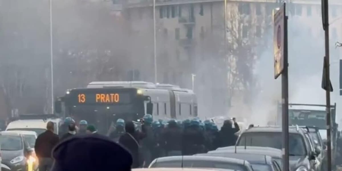 Scontri tra tifosi e polizia prima di Genoa-Inter