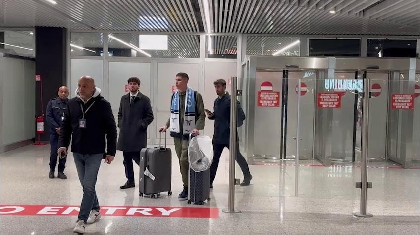 La Lazio accoglie Ratkov: eccolo a Fiumicino