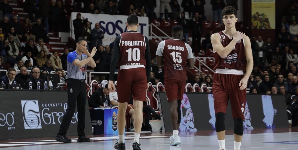 Trapani Shark esclusa dalla Serie A di basket, è ufficiale: la decisione del Giudice Sportivo