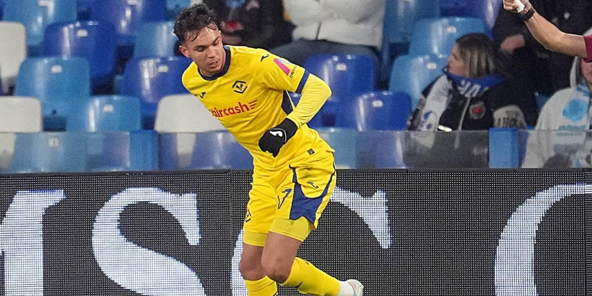 Giovane è un nuovo giocatore del Napoli: ufficiale l'affare con il Verona