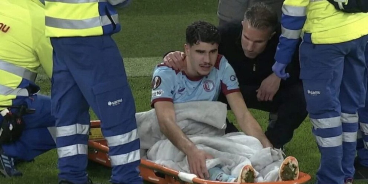 Van Persie Jr., infortunio shock: la commovente reazione del padre in panchina