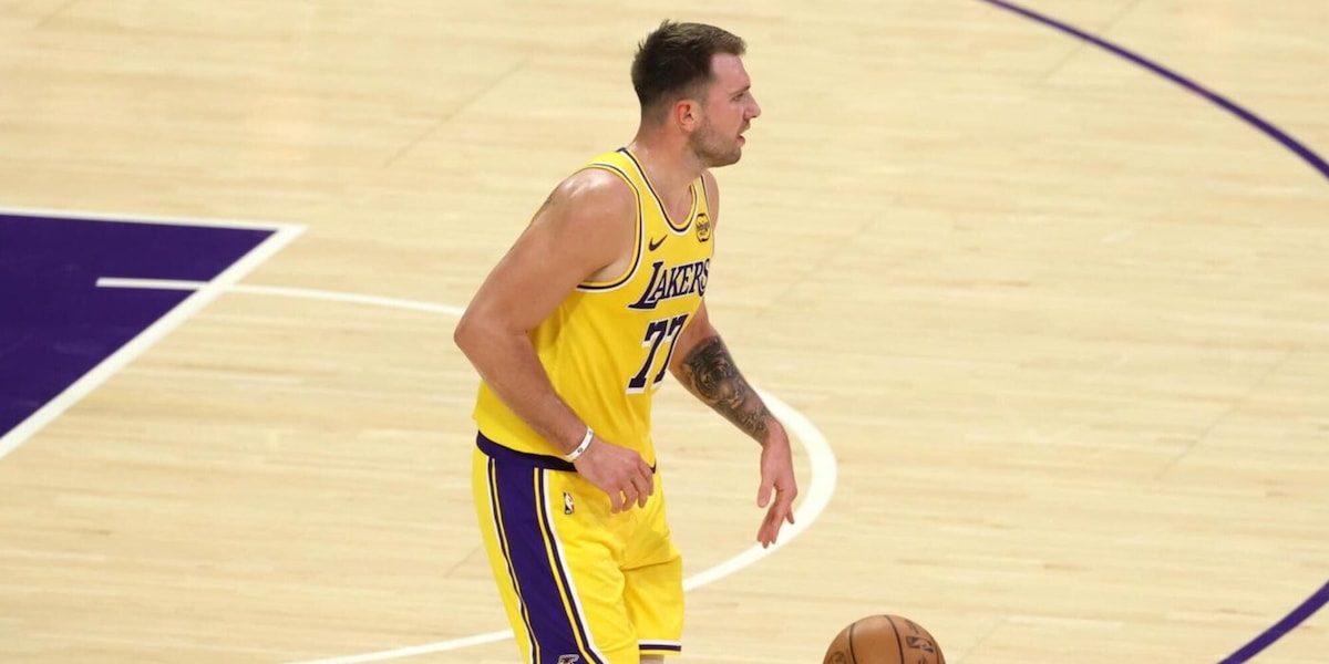 Nba, Lakers ok con la tripla doppia di Doncic. Jokic torna e trascina i Nuggets