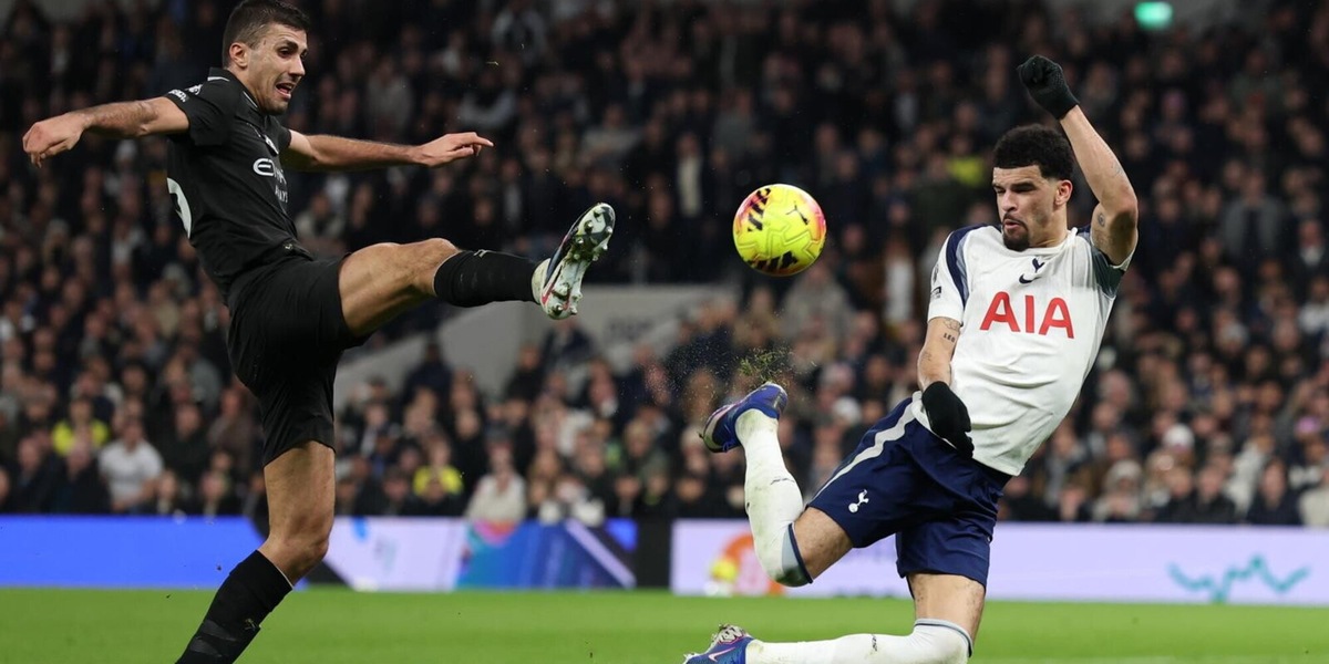 Una magia di Solanke ferma il City: Arsenal a +6. Cade l'Aston Villa di Abraham, per Lucca debutto rinviato