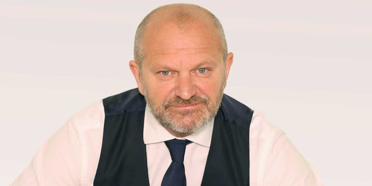 Andrea Pucci rinuncia a Sanremo 2026 dopo le polemiche: cosa è successo