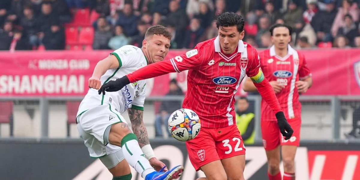 Serie B, ruggito Monza: vittoria in rimonta sull'Avellino, Bianco vola al secondo posto