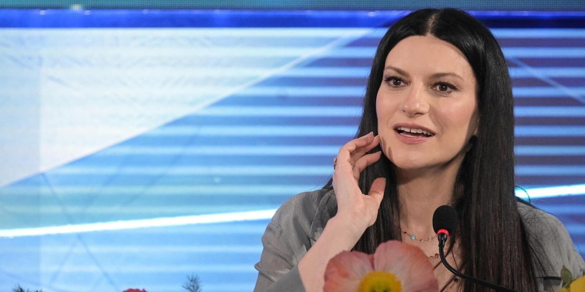 Il dettaglio osè di Laura Pausini: cosa ha inserito nel reggiseno durante Sanremo