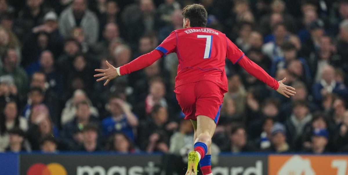 Kvara esalta il Psg, Chelsea eliminato. Anche l'Arsenal ai quarti
