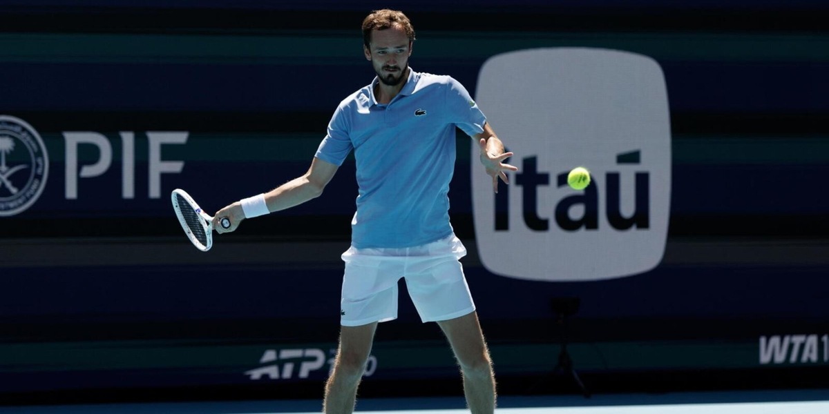 Interrotta improvvisamente la partita tra Medvedev e Cerundolo a Miami: il motivo è assurdo