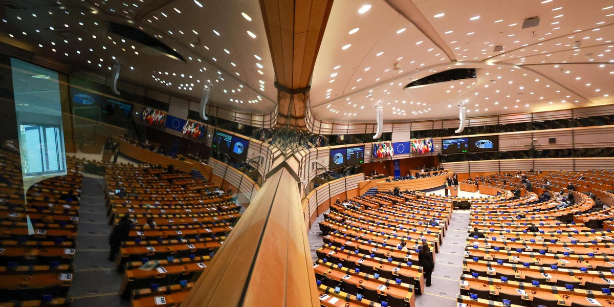 Europarlamento, ok con condizioni all'intesa sui dazi con gli Usa