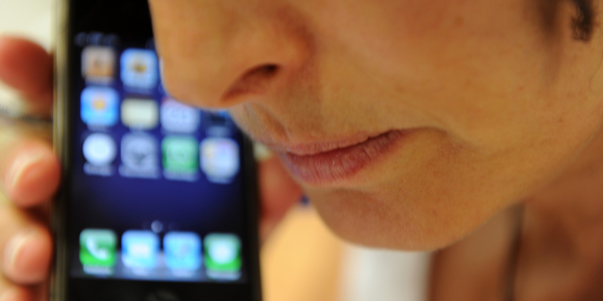 WhatsApp scopre una versione falsa creata da azienda italiana, spiati 200 utenti