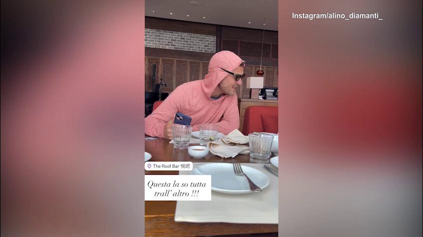 Diamanti cantante al ristorante