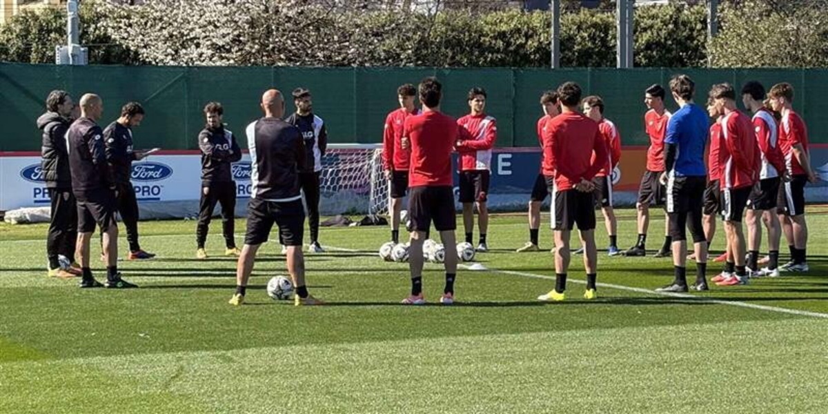 I giovani del Monza a lezione da mister Paolo Bianco: l’impegno del club tra identità e sociale