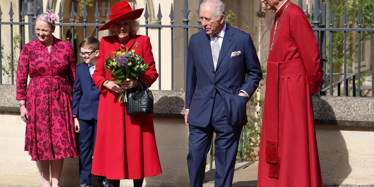 La famiglia reale britannica unita alla messa di Pasqua a Windsor