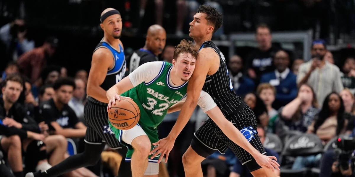 Nba, il teenager Flagg affonda i Lakers. Curry non basta a Golden State